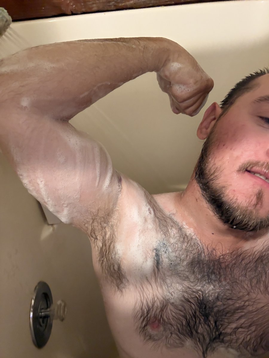 LoogOffTheClock's tweet photo. Getting all clean after a day of dirty work😈 https://t.co/WvCziEmw0z