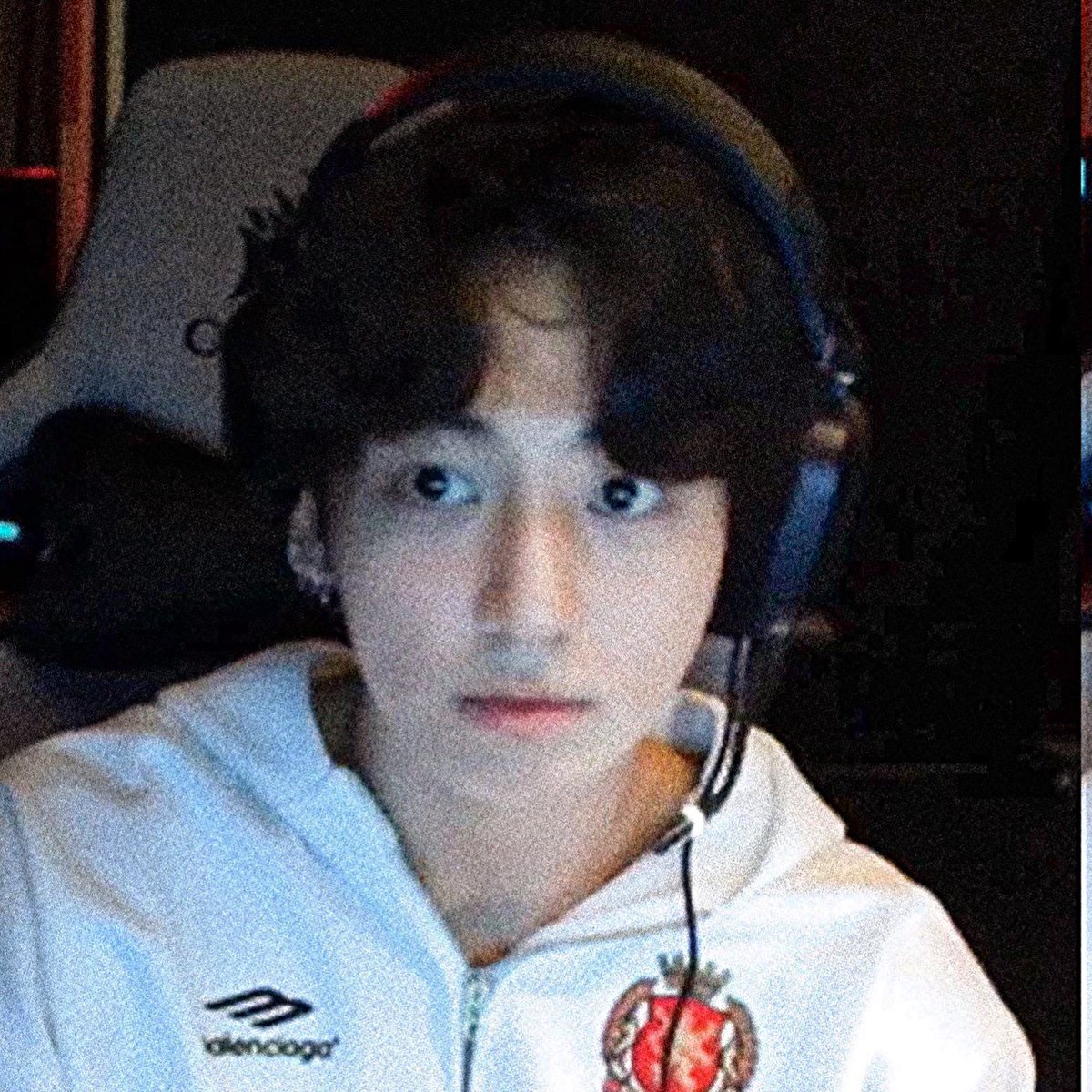 canjuntae's tweet photo. from then                                   from now https://t.co/bwjbsonnTA