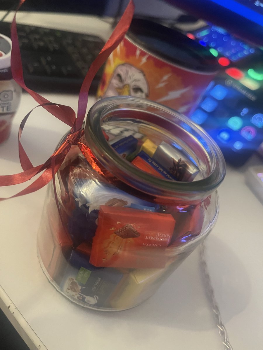 XamplesEU's tweet photo. Danke für die schoki @Flayz0_ https://t.co/rTgHqAVHab