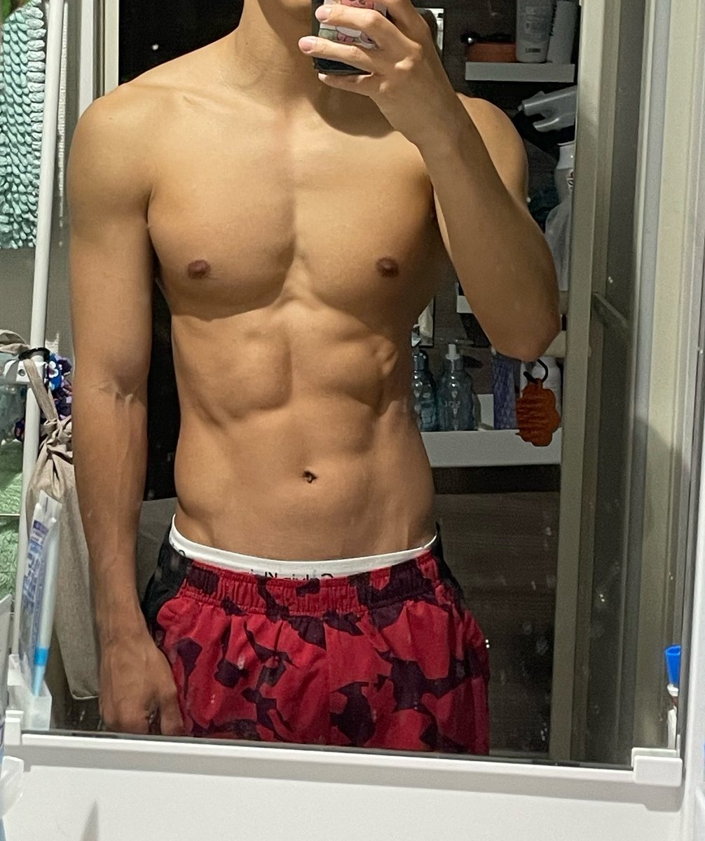 hamachakin's tweet photo. おはようございます☀
今日は台風🌀ですが出社です💪
帰ったら背中トレの予定です💪 https://t.co/M3o2lrJyiT
