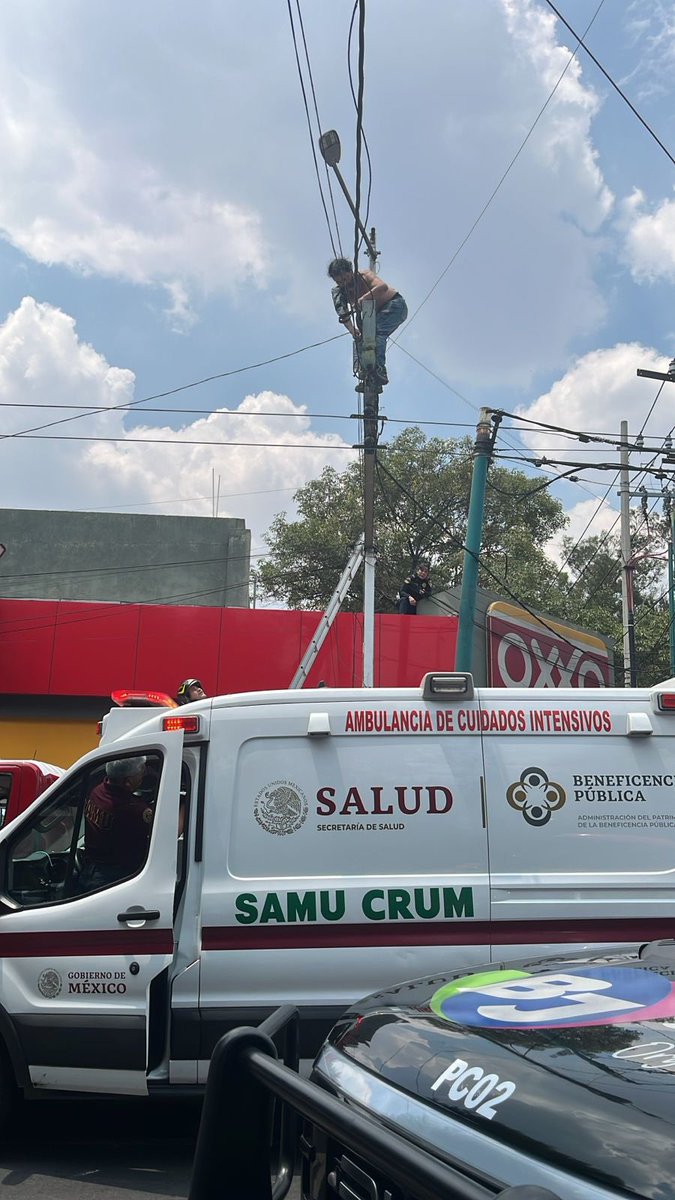 BJAlcaldia's tweet photo. Elementos de Blindar BJ360° y SSC impiden que ciudadano atente contra su vida.
#FichaInformativa
🔗 https://t.co/45rvllm863 https://t.co/bwhwijdx3Q