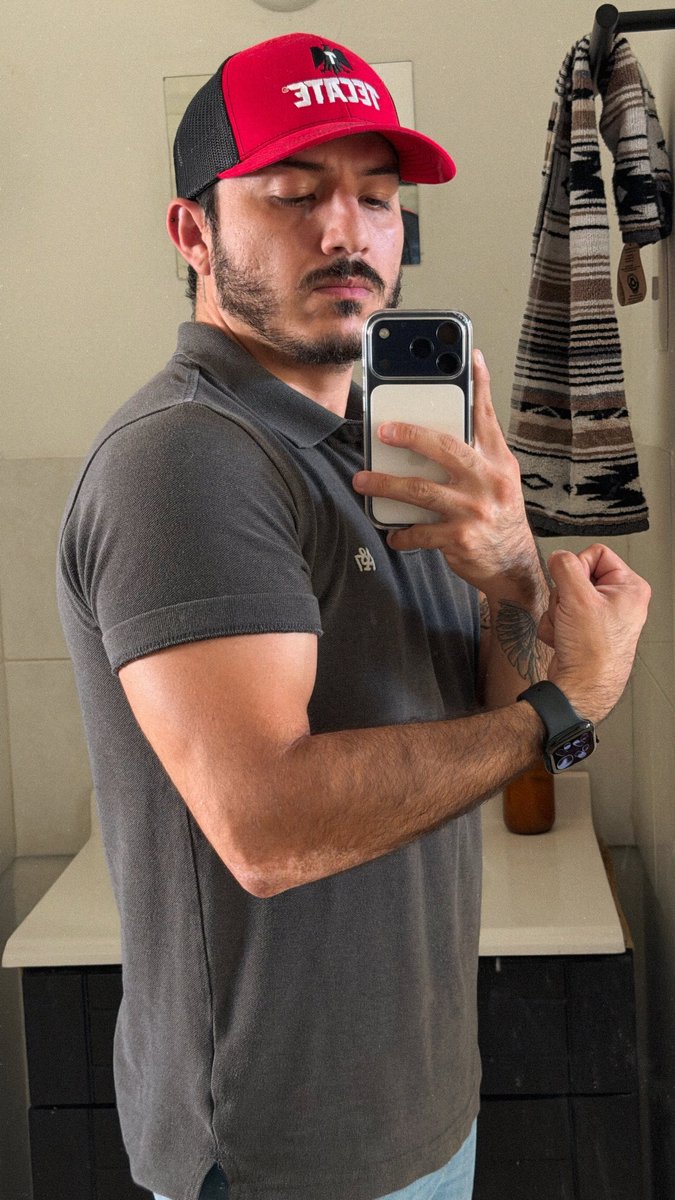 viktorgcia's tweet photo. A veces me veo con gains. https://t.co/ZNnqKdEgGx