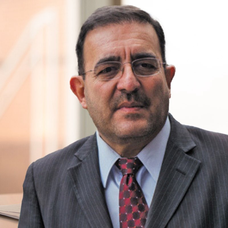 NancyAlmada's tweet photo. En el territorio manda Ricardo Moreno (jefe de las 62 Organizaciones). Su pacto de convivencia con el "viguismo" es simple: Moreno moviliza votos y el poder le da impunidad. 

Así metieron de "becario" municipal a Claudio Barrelier, puntero que hacía campaña abrazado a la propia ministra Claudia Martínez.