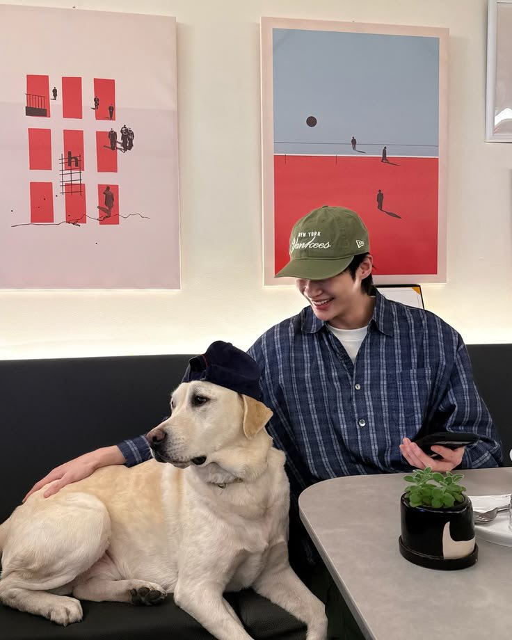 ashlanposts's tweet photo. ⠀   ⠀   ⠀  ⠀ ⠀   ⠀  ⠀ ⠀   ⠀   ⠀  ⠀ ⠀   
  ⠀──    found myself a new friend today. 
⠀   ⠀ https://t.co/1DJTUGHFza