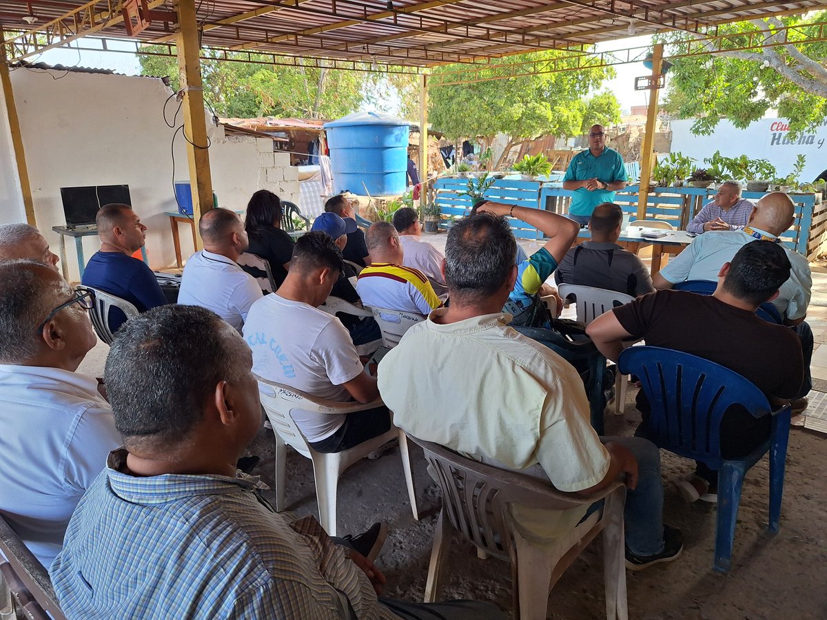 ad_nvaesparta's tweet photo. AD Nueva Esparta en Resistencia consolida su agenda organizativa.🇻🇪 

Realizamos una reunión de nuestro "CES" ampliado de Acción Democrática en Nueva Esparta. ​Nos reunimos con un norte claro: fortalecer nuestros temas organizativos y afinar cada detalle del Plan de Activismo. https://t.co/9aY2MjGszy