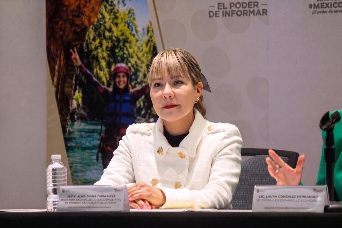 CEPANAF's tweet photo. 🐾⚽ En la Conferencia de Prensa: Estadio de México, Destino Futbolero, la Directora General de la CEPANAF, Alma Diana Tapia Maya, destacó la importancia de la campaña “La Mejor Jugada es Adoptar”, una iniciativa que promueve la adopción responsable.
#LaMejorJugadaEsAdoptar🐆⚽🐾 https://t.co/b0dXr6eTx1