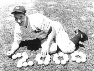 OnSidelines's tweet photo. The Pride of the ⁦@Yankees⁩ @MLB https://t.co/zJTDdESxZj