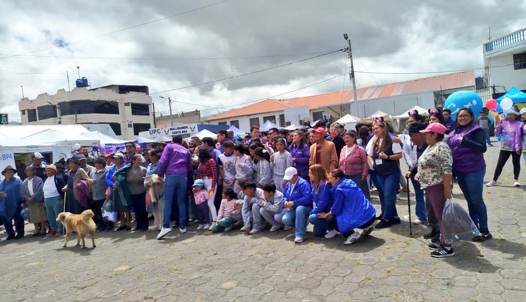 MAATE_Zonal3's tweet photo. 📍 #Cotopaxi / Personal de la Unidad de Bosques y Vida Silvestre participó en las Brigadas Priorizadas Presenciales que organiza el Ministerio de Desarrollo Humano en el cantón Salcedo, parroquia Mulliquindil Santa Ana, donde se socializó los servicios que brinda la institución. https://t.co/Ae6859pimK