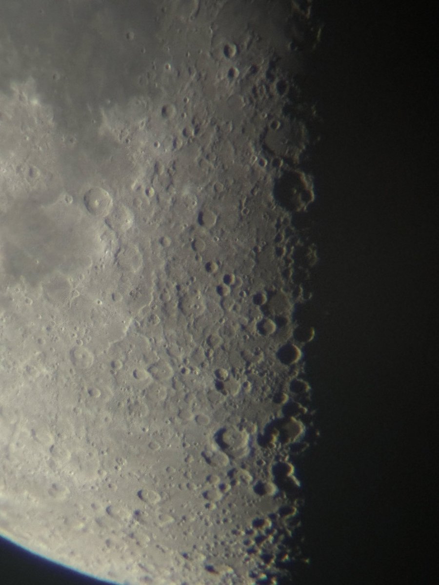 nebulxe's tweet photo. craters from last week bc it’s been too cloudy and i haven’t seen the moon in like 4 days 💔 https://t.co/RmyuJWZEEr