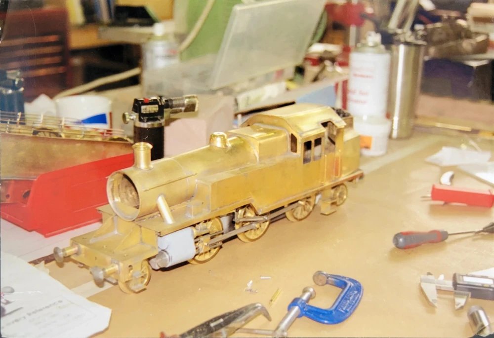 thekaikkistore's tweet photo. Arthur under construction https://t.co/0iziztXwWy