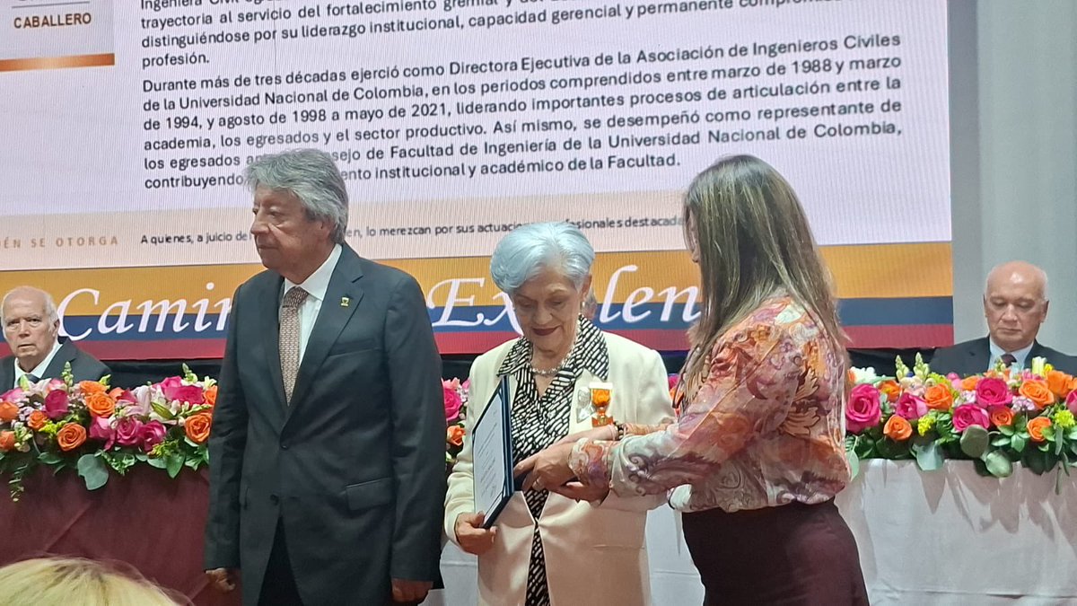aic_un's tweet photo. Hoy la @IngenieriaSCI reconoce la trayectoria profesional de ingenieras e ingenieros del país y en AICUN estamos de plácemes por la distinción “Orden al Mérito Julio Garavito”, en el grado Caballero, a nuestra querida Cecilia de Gutiérrez, ex Directora Ejecutiva AICUN https://t.co/8gzAa8pHoM