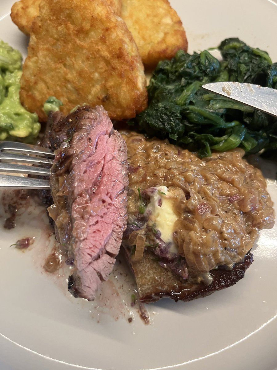 SmokeyHosoda's tweet photo. Bavette Steak with shallots cooked in pan juices with Dijon and Chive Blossom Butter

Random sides

#cryptosoupgroup https://t.co/cWIiSVA6Gr