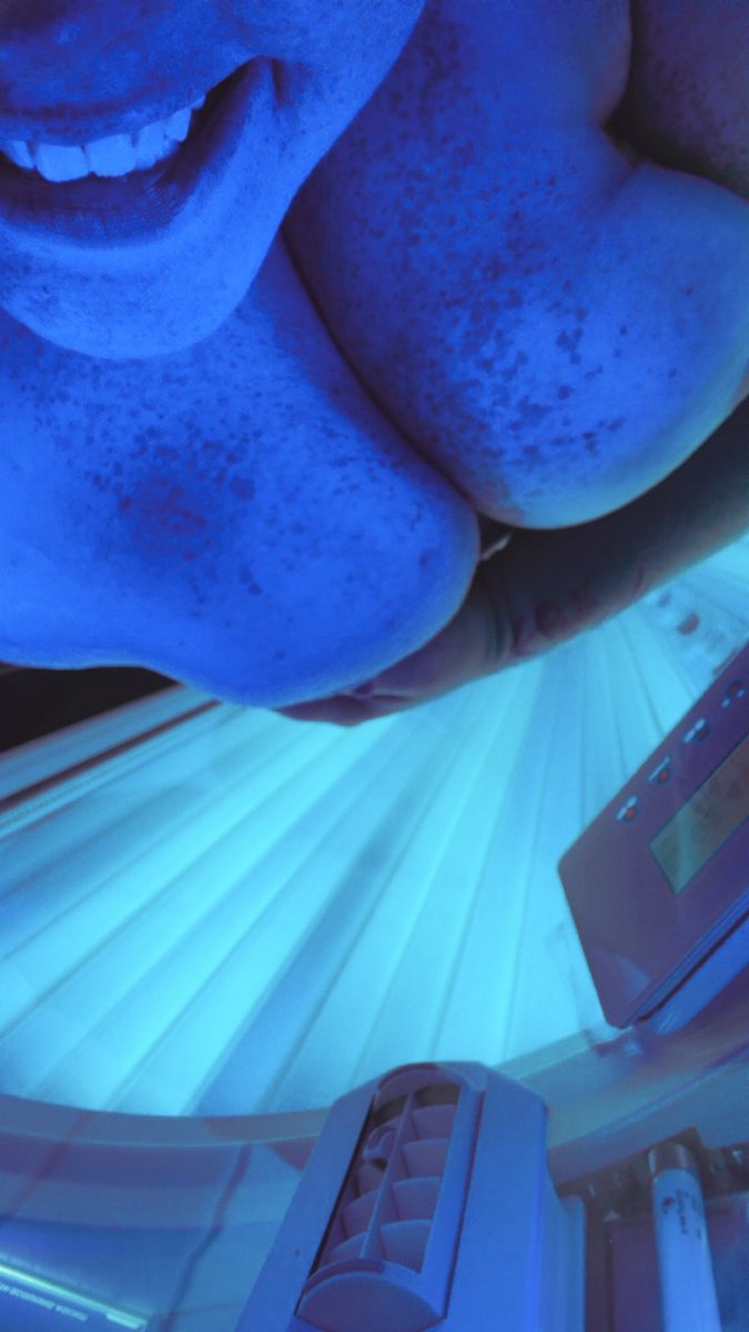 ging3rbaby's tweet photo. 💋a moment for the tanning bed 💋 https://t.co/oBWZZVDfEl