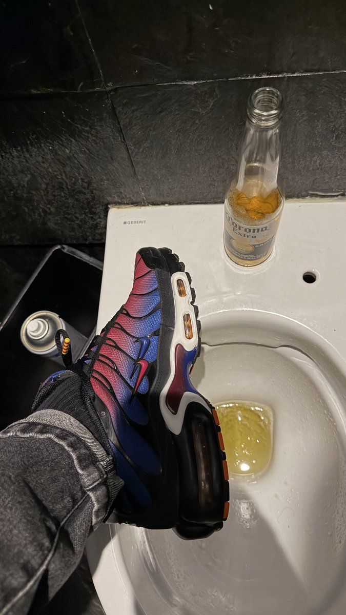 daddycooltn's tweet photo. Une bonne soirée! 
#kiffeur #whitesocks #gayboy #tnlover #goldenshower #gay https://t.co/lORgzHLX3v