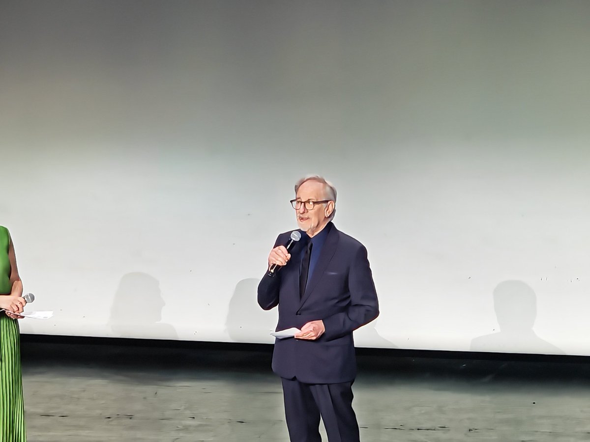LtPaterson's tweet photo. Le king Steven Spielberg est là 🥳 https://t.co/u0rDz6rRwT