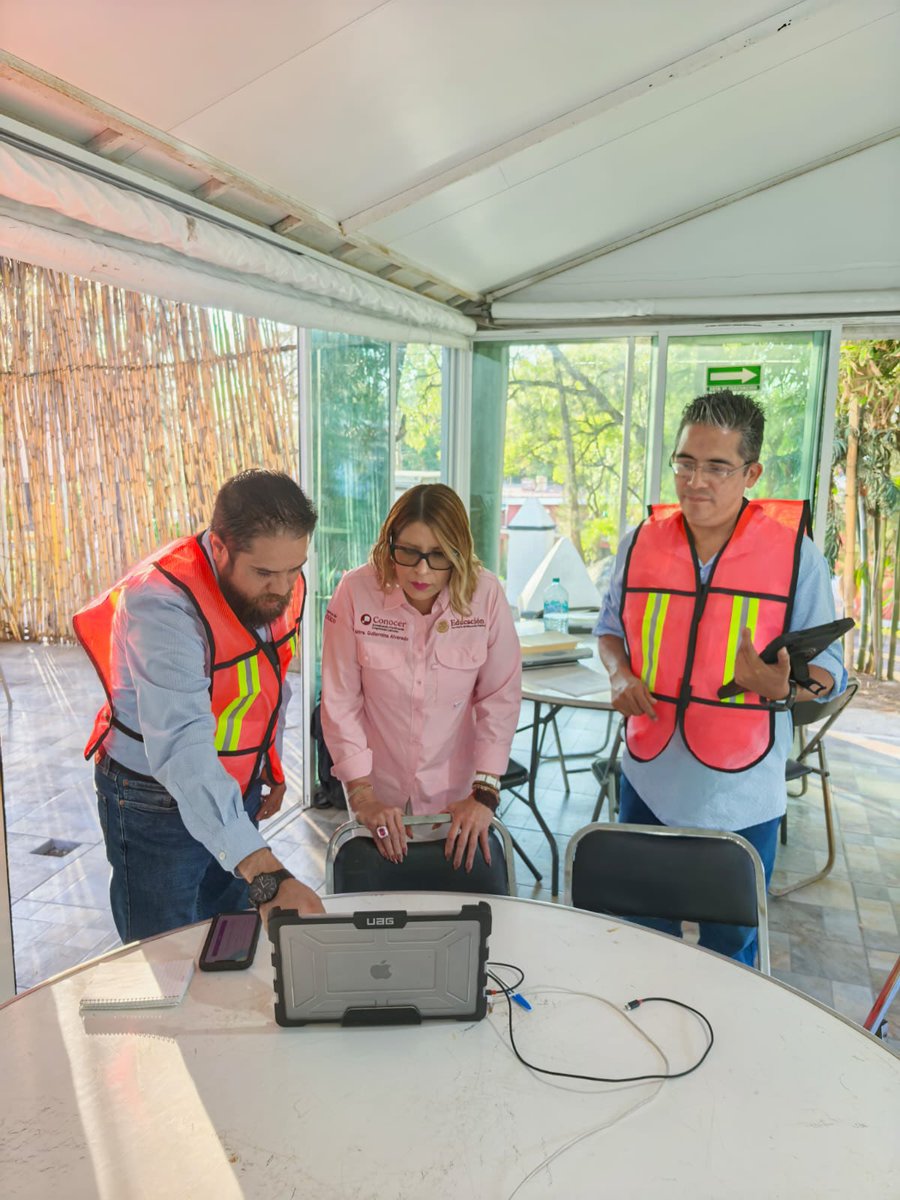 ConocerMx's tweet photo. Hoy en Puebla visitamos el Módulo de Evaluación y Certificación para Conductores de Plataformas Digitales, operado por la Entidad de Certificación y Evaluación @Aicon_IC 🚗

Fue muy enriquecedor ver de primera mano el trabajo que realizan para impulsar la profesionalización de las y los conductores mediante procesos de evaluación y certificación de competencias, para brindar servicios con mayores estándares de calidad, confianza y seguridad para las personas usuarias.