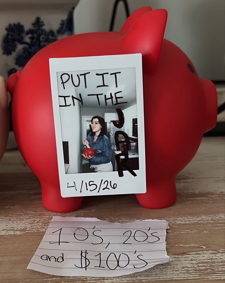 StallionAlias's tweet photo. Put at least $10/day in the #piggy & this time next year you’ll have a (minimum) of $3,650 saved up. Your #futureself will thank you. (I have a second pig for #coins, ones, and fives. It adds up!) #moneysavingtips https://t.co/D6UMyenPBT
