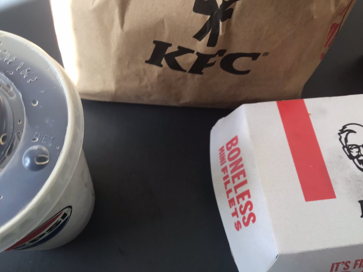 ames_lizz's tweet photo. 2nd kfc this week and its tuesday https://t.co/ro427sLRFP