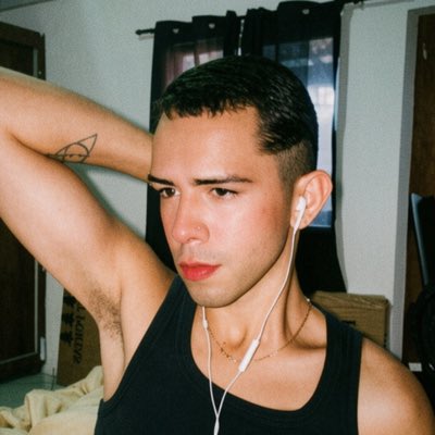 TatoStormBorn's tweet photo. #NovaFotoDePerfil https://t.co/dy1WbTbhEN