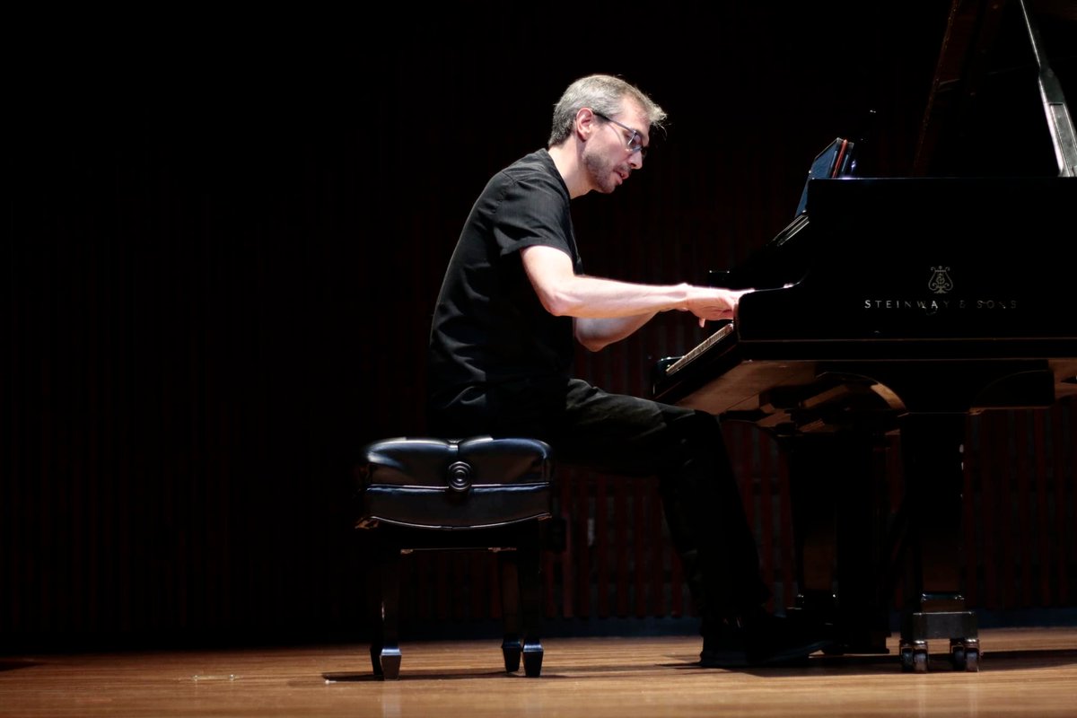 amimuscuerna's tweet photo. CINEMA PIANO propone un recorrido por algunas de las músicas que han marcado la memoria colectiva a través del cine, explorando el diálogo entre la tradición pianística y la imagen cinematográfica.
--- P r ó x i m a m e n t e --- https://t.co/IOhr0TqJzQ