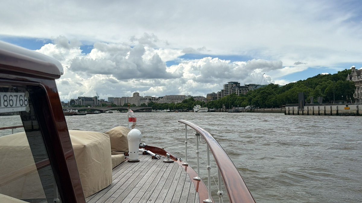 Dunkirk_Ships's tweet photo. DLS Lady Lou, Maimonde and Breda now on their home turf of the upper Thames. 59Nm from Queenborough to Teddington. 7hr 45min. Wind. Sun. Rain. Thunderstorm. And sun again on arrival. The end of an epic 2 weeks away. https://t.co/xCZ6zGbhY5