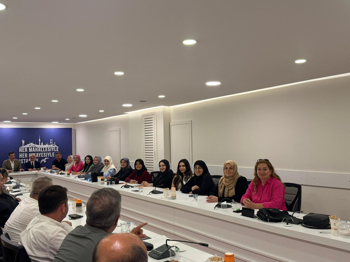 ak_uskudar's tweet photo. AK Parti Üsküdar olarak haftalık olağan Yürütme Kurulu ve Yönetim Kurulu toplantılarımızı, İl Yönetim Kurulu üyemiz Sn. Esra Sarıçiçek Çakar’ın katılımıyla; İlçe Başkanımız Sn. Taha Sarıcaoğlu’nun başkanlığında gerçekleştirdik.
Alınan kararların Üsküdarımıza hayırlı olmasını diliyoruz.

#BizimÜsküdar
