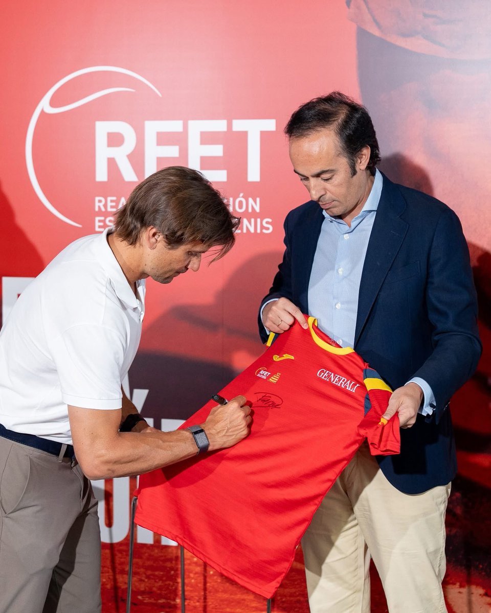 DavidFerrerGDF's tweet photo. 🎾 @DavidFerrer87 presenta la "Camiseta Cero" de la Selección Española Generali de Tenis @RFETenis 
 https://t.co/G8KP6S43pI https://t.co/UJ1sWqXfeX