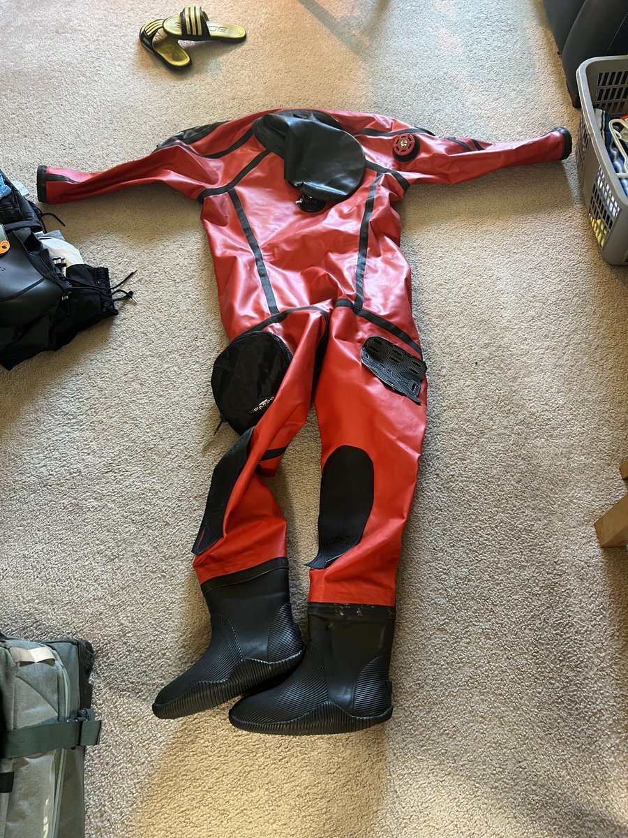 paddedgoalie's tweet photo. Long time since I’ve done anything over here. New suit, needs wrist seals has anyone ever replaced them? Could use some help 

#rubber #rubberdrysuit #rubberfox https://t.co/9tQ5giKUrd