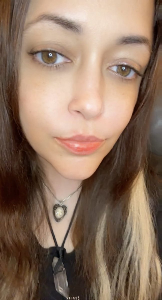AngelOfIndica's tweet photo. Hiiiiiiigh 👁️ 👁️ 

Some no makeup 💄 pics

I hope you’re doing well! https://t.co/WVN7LGh2qH