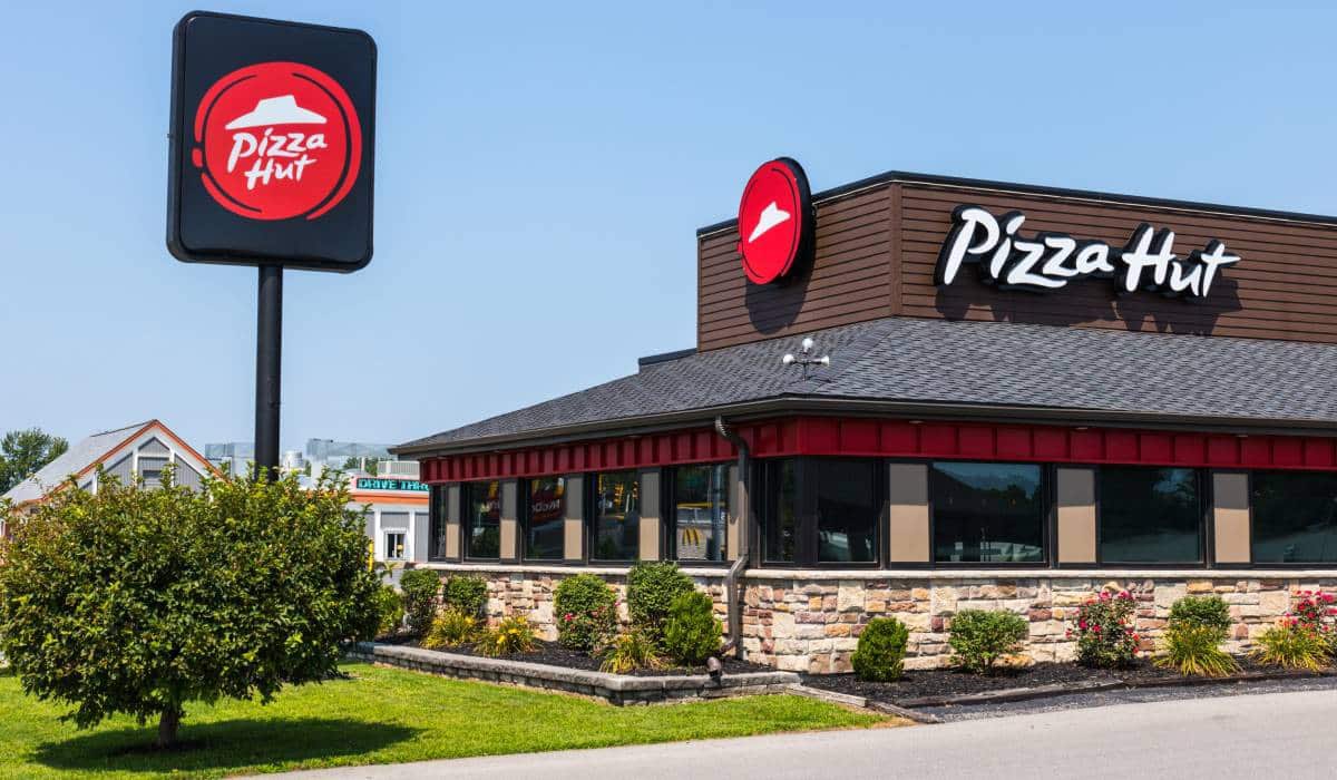 delivapps's tweet photo. بيتزا هت @pizzahut للبيع 

بعد انخفاض المبيعات لسنتين 
واغلاق 250 فرع خسرانه https://t.co/aOB6xLvuWW