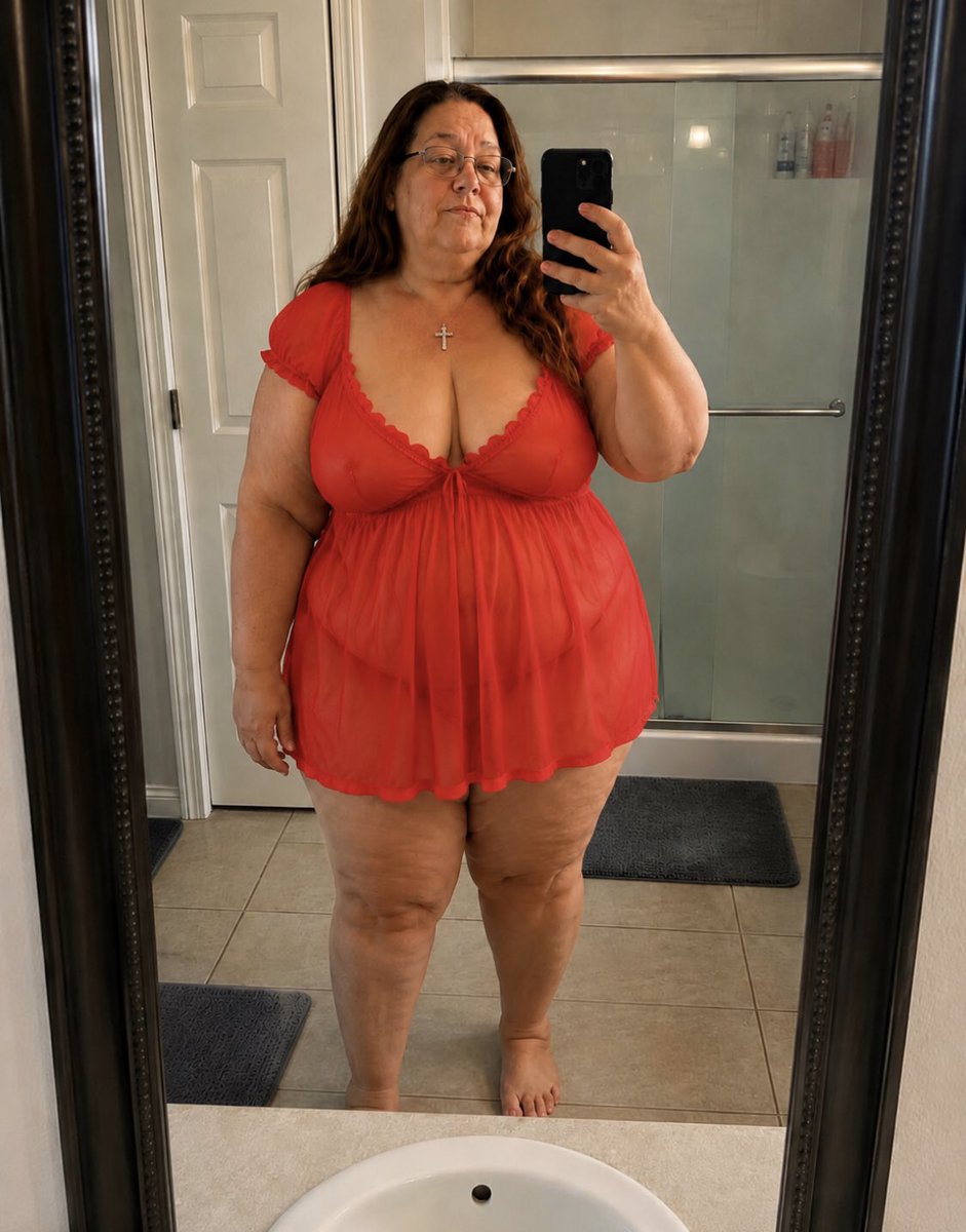 PenneyAdam0p's tweet photo. Can I get naked &amp; sit on your face? https://t.co/OBJKKPeODB