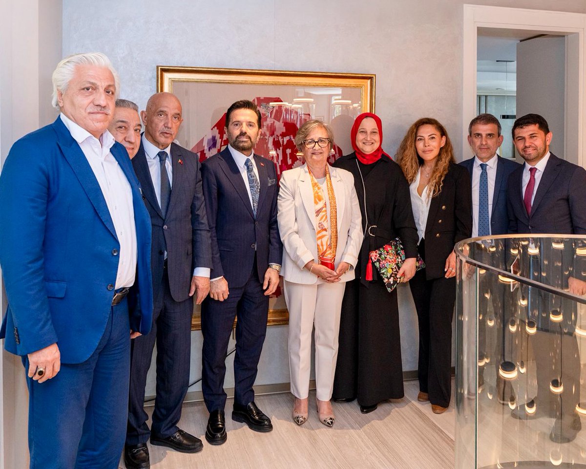 togemder's tweet photo. GİSİAD Başkanı Sayın Remzi Dursunkaya ve kıymetli kurucu üyelerini derneğimizde ağırlamaktan memnuniyet duyduk.

Ziyaret vesilesiyle TOGEMDER olarak yürüttüğümüz sosyal sorumluluk projeleri ve faaliyetlerimiz hakkında bilgi paylaşımında bulunduk. Nazik ziyaretleri ve gösterdikleri ilgi için kendilerine teşekkür ediyoruz.

Ayrıca, TOGEMDER’i GİSİAD Genel Kurulu’na davet etmelerinden dolayı teşekkür ediyor, çalışmalarında başarılar diliyoruz.