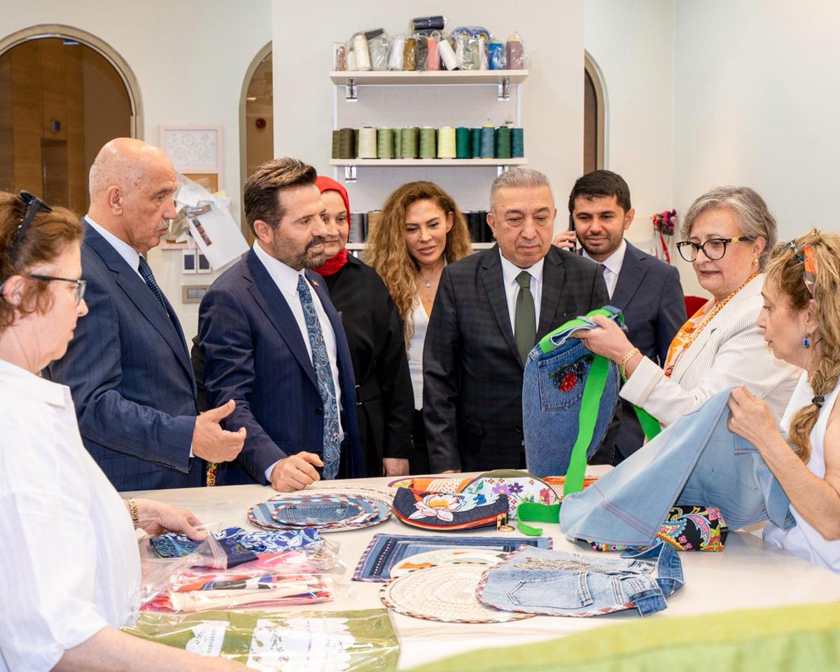 togemder's tweet photo. GİSİAD Başkanı Sayın Remzi Dursunkaya ve kıymetli kurucu üyelerini derneğimizde ağırlamaktan memnuniyet duyduk.

Ziyaret vesilesiyle TOGEMDER olarak yürüttüğümüz sosyal sorumluluk projeleri ve faaliyetlerimiz hakkında bilgi paylaşımında bulunduk. Nazik ziyaretleri ve gösterdikleri ilgi için kendilerine teşekkür ediyoruz.

Ayrıca, TOGEMDER’i GİSİAD Genel Kurulu’na davet etmelerinden dolayı teşekkür ediyor, çalışmalarında başarılar diliyoruz.