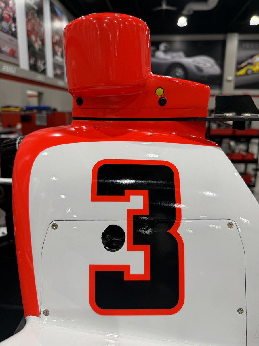 smclaughlin93's tweet photo. 👀

#INDYCAR #Thirsty3s https://t.co/NuLJ9Eow1J