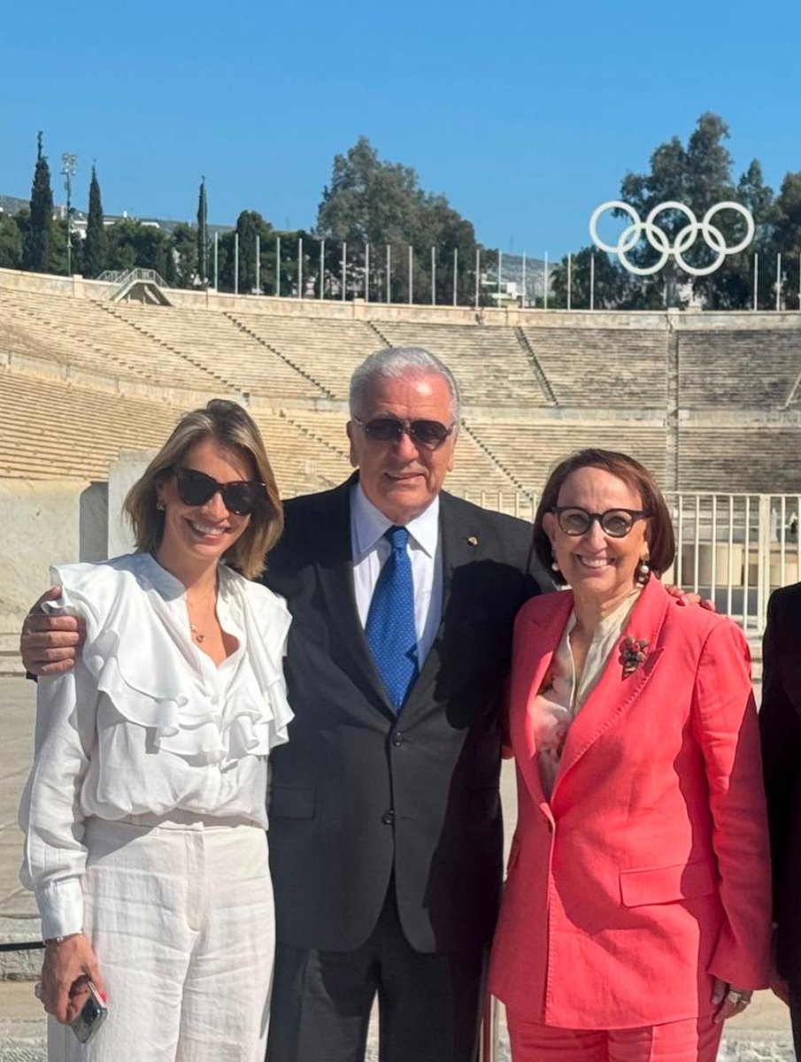 Avramopoulos's tweet photo. Είχα σήμερα την ιδιαίτερη χαρά να συναντηθώ με τη @RGrynspan , μια προσωπικότητα με δι��θνές κύρος, βαθιά γνώση των παγκόσμιων προκλήσεων και ακλόνητη προσήλωση στις αρχές της πολυμερούς συνεργασίας.

Συζητήσαμε για τις μεγάλες προκλήσεις που αντιμετωπίζει σήμερα η διεθνής κοινότητα, την ανάγκη ενίσχυσης του ρόλου των Ηνωμένων Εθνών, καθώς και για τη σημασία της οικοδόμησης γεφυρών συνεννόησης σε έναν κόσμο που δοκιμάζεται από συγκρούσεις, ανισότητες και αβεβαιότητα.

Η εμπειρία, η πολιτική της ωριμότητα, η ανθρωποκεντρική της προσέγγιση και η ικανότητά της να συνθέτει διαφορετικές απόψεις την καθιστούν μια εξαιρετικά αξιόπιστη φωνή στη διεθνή σκηνή.

Σε μια περίοδο που ο κόσμος αναζητά ηγεσίες με όραμα, αξιοπιστία και αίσθημα ευθύνης, η Ρεμπέκα αποτελεί μια προσωπικότητα που μπορεί να εμπνεύσει εμπιστοσύνη και να υπηρετήσει αποτελεσματικά τις αξίες και τη�� αποστολή των Ηνωμένων Εθνών.

#Avramopoulos #Grynspan