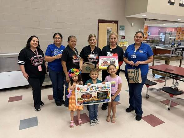 NjohnsonPierce's tweet photo. Thank you to our cafeteria staff for all their amazing work this year! https://t.co/YhxHDiUSIm