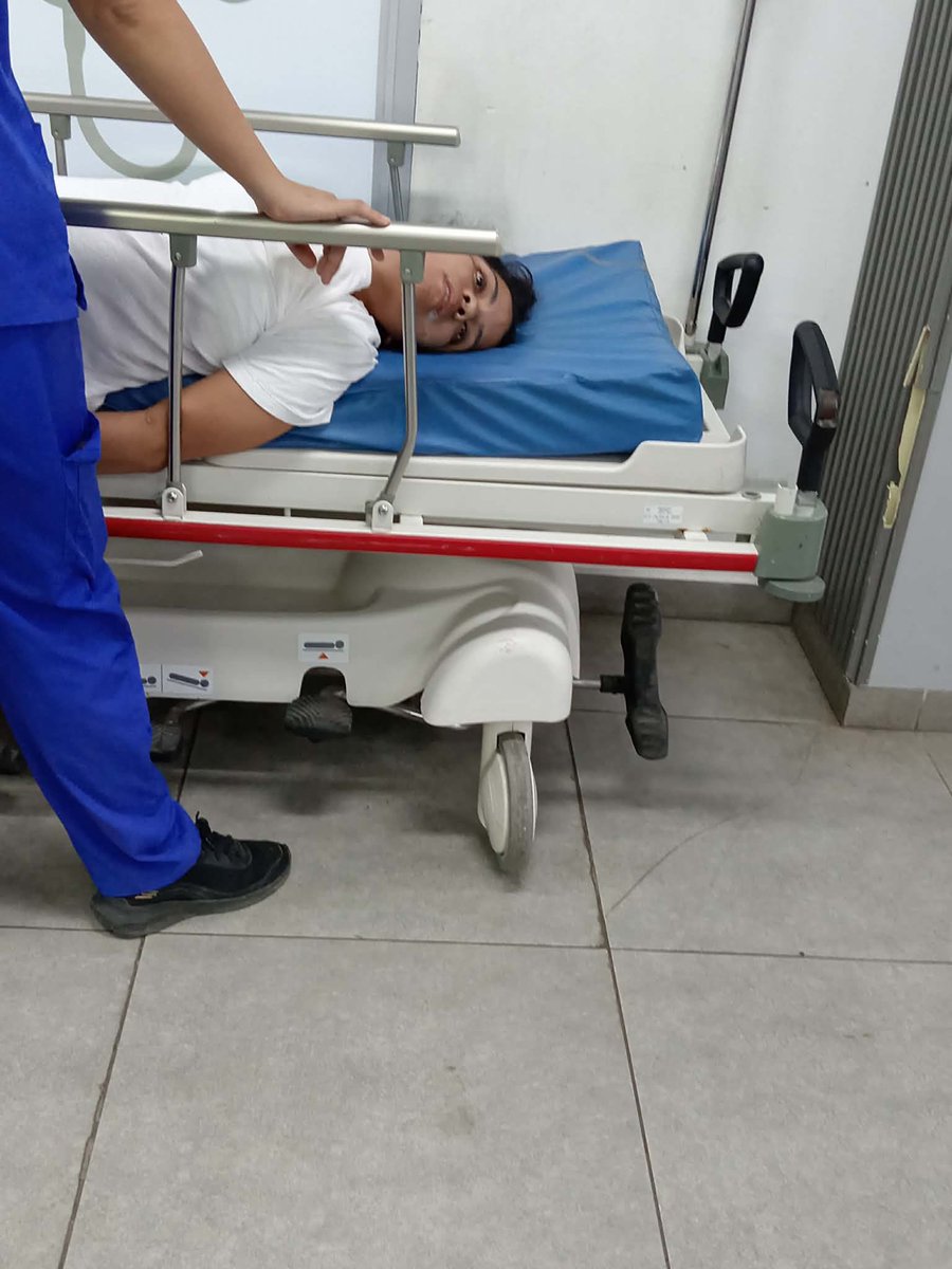 MOVIRSV's tweet photo. Fue vista en Hospital San Juan de Dios de Santa  Ana

Se observa bastante mal de salud, estaba convulsionando

Responde al nombre de Karen Elizabeth Monchez https://t.co/hQ2iR84kB4