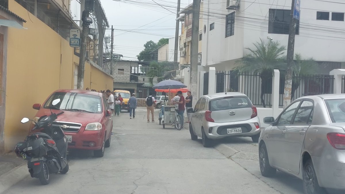 DaniloWCruz's tweet photo. @ATM_Transito @ATMGuayaquil @segura_ep Señores servidores públicos se reporta contestan y no vienen al lugar de las inconformidades Guayacanes II https://t.co/qbQ1rNI8ht