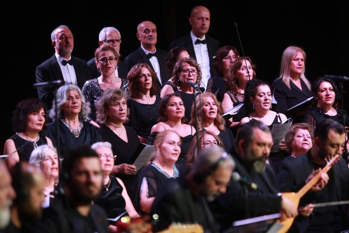 fethiyasar's tweet photo. YENİMEK Türk Halk Müziği Koromuzun "Sazdan Söze Türküler Konseri"ne katıldık. 

Bu güzel konserin hazırlanmasında emeği olan tüm kursiyerlerimize ve Şef Savaş Yakupoğlu'na teşekkür ediyorum.

Sanatın birleştirici gücüne inanıyoruz. Ege'nin Zeybeği de bizim, Doğu'nun Barı da bizim, Karadenizin Horonu da bizim. Bunlar bizi biz yapan değerler ve hep beraber sahip çıkmalıyız.