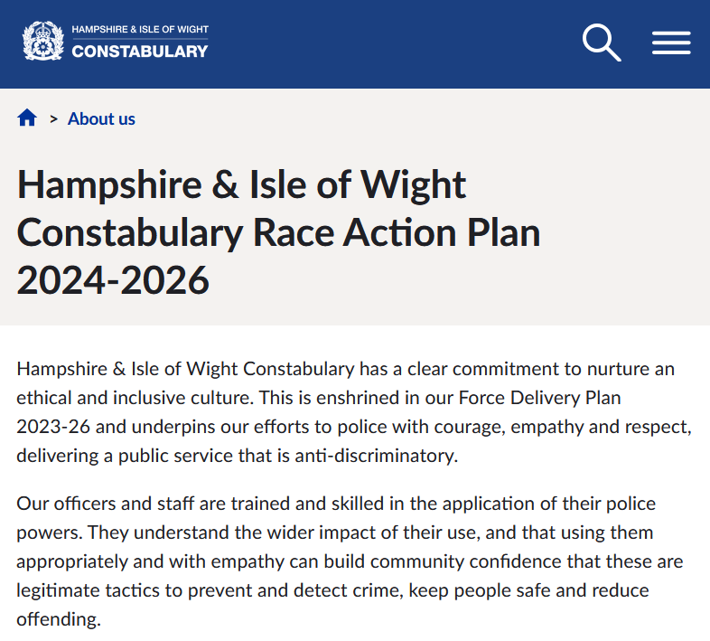 Sargon_of_Akkad's tweet photo. @HantsPolice You are ideologically anti-white and explicitly privilege non-whites above  the native population of the country. https://t.co/kLRG9zl1cg