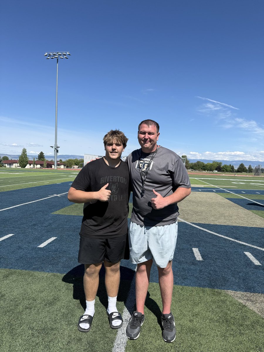 jbadger2028's tweet photo. Just wanted to say thanks to @Coach_Bearyoung for inviting to @EouFootball big man camp and blessed to have the opportunity to meet all the staff and get a tour of the facility Coaches-If you think I might be a good fit for your program please reach out. Relationships and fit are very important to me. Not chasing levels or logos, just the best opportunity for my future.
 @SchwartzAthSpot @ballersinutah @whosupnext23 @CoachPiperr @CoachDYoder @RWCPhins1 @RobroRecruits @TruckDavenport