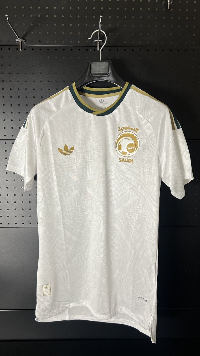 AZ90ZAM_'s tweet photo. 🚨🚨🚨🚨🚨🚨🚨🚨🚨🚨🚨
💥💥💥💥💥💥💥💥💥💥💥

بمناسبة قرب كأس العالم .. 
بخليكم تعيشون الاجواء اكثر 😍

سحب بسيط لكم  على تيشيرت منتخبك المفضل و بنسخة اللاعبين 😰🔥

- الشروط بسيطة .. فقط رتويت للتغريدة ،  متابعتي ومتابعة حساب المتجر @N10sportsa 🔵

السحب خلال 48 ساعة بتوفيق للجميع 💙

و لا تنسى كود AZ  عند الطلب 😍⬇️ 
https://t.co/W8ImMZpRaF