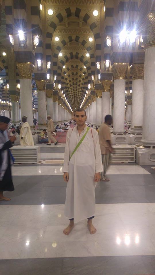 FatehmimoFateh's tweet photo. بين القلوب وبيني بابٌ موصدُ

أمضي وأكتبُ ما استطعتُ حروفَنا
والقلبُ يحملُ ما يضيقُ به المدى

وأرى الرسائلَ في الطريقِ كأنها
طرقٌ تنادي، ثم لا ألقى الصدى

ما كنتُ أهجرُ صاحبًا أو مُخلصًا
حاشا، ولا أرضى الجفاءَ ولا الأذى

#ومضه_حرف #داعم_للخير #سوريا #غزة #السودان #لبنان #المُعجِز https://t.co/FP107QwJWC