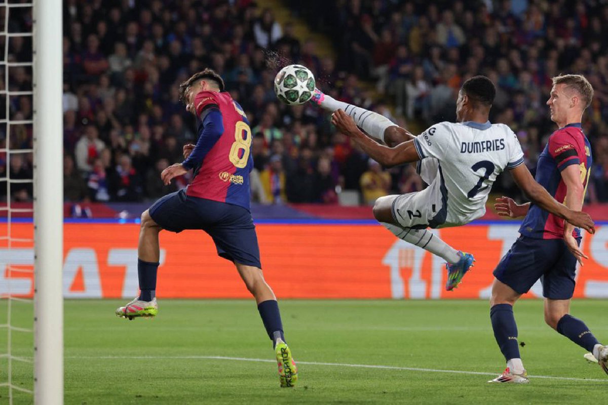 RealMadrid_GO's tweet photo. 🚨| Negociaciones en curso entre el Real Madrid y el entorno de Denzel Dumfries. La cláusula del carrilero del Inter de Milán es de 20M€. [@FabrizioRomano] #rmlive https://t.co/FtWpmo0OVl