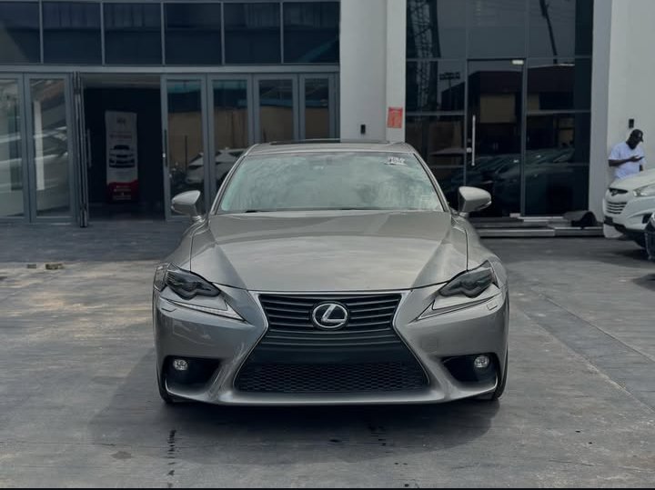 Phantom_Wheels's tweet photo. Banger deals
1. Foreign used Toyota Camry 2018 - 29m

2. Foreign used Lexus IS250 2015 - 19.5m

Pay 40/50% and drive either of them home, spread the rest within 6-12 months... 💯

both cars in Lagos. https://t.co/3Wx9FmFuEW