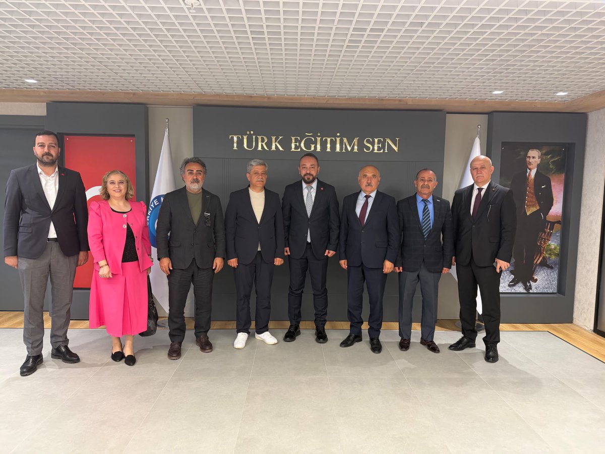 TurkavGenMrk's tweet photo. Türk Eğitim Sen Genel Başkan Yardımcıları Hüsami Erten ve Fatih İşcan'a, Türk Sağlık Sen Genel Başkan Yardımcısı Mustafa Köse'ye bayram tebriği ziyaretinde bulundular. 
Rabbim sağlıkla nice bayramlar nasip etsin, Varolsun Teşkilat… https://t.co/K0aB6glBfM