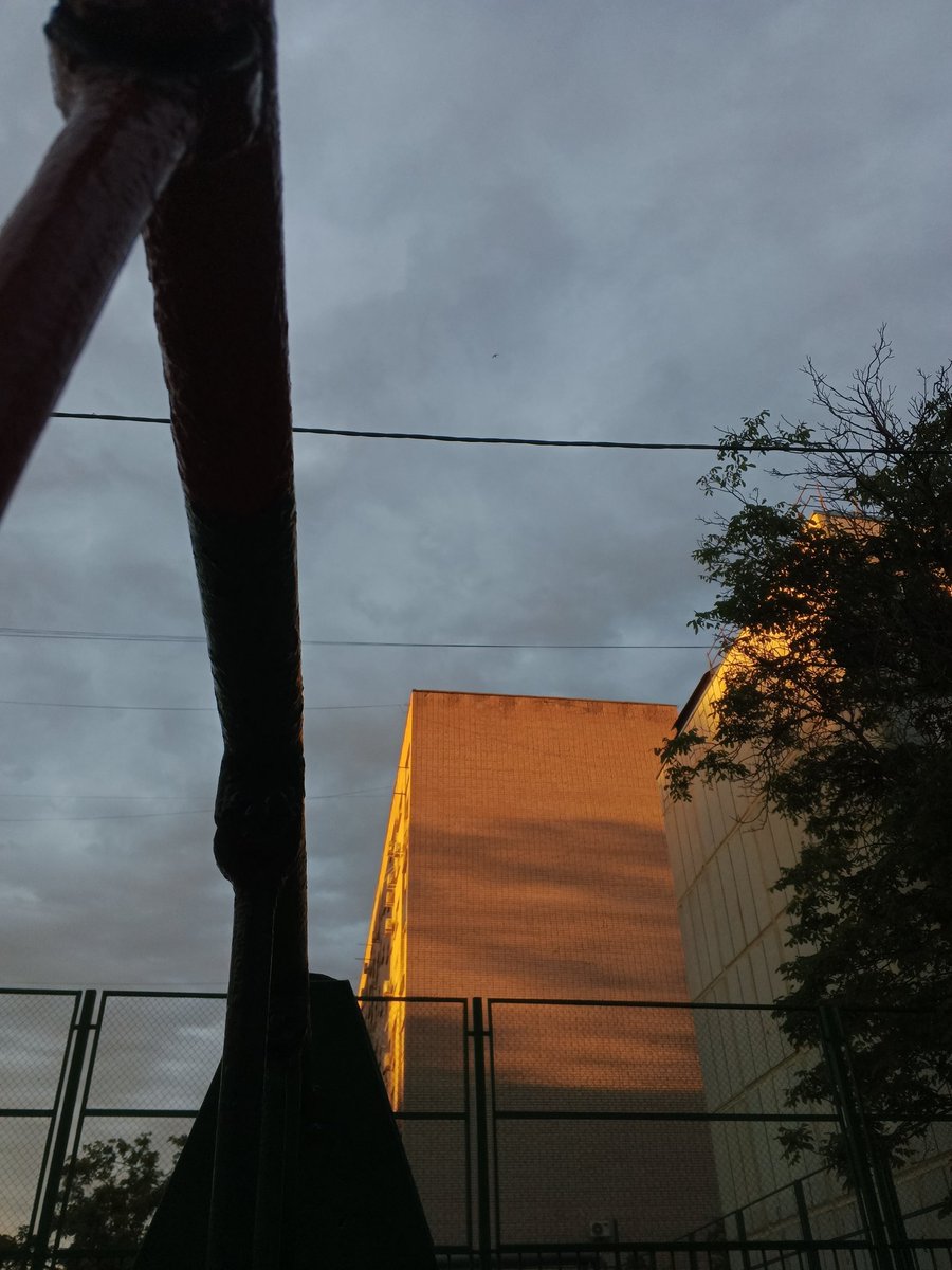 anleyan's tweet photo. Здесь я стала просыпаться в 8:00, без будильника, с ощущением безграничного счастья. Просто встаю, смотрю в окно, вижу не Новоалександровск - день уже удался https://t.co/28Q6R6OLpr