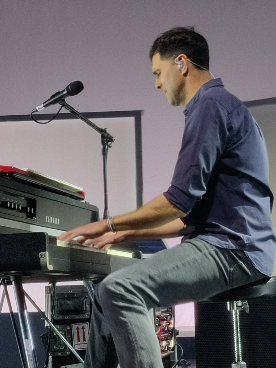 MaureenMunter's tweet photo. Happy Birthday, Tim! 🎂🎹
Thank you for the beautiful music and the emotions you've given us through the years. Your melodies continue to inspire and comfort so many people around the world.
Have a fantastic day! ✨❤️
@keaneofficial #TimRiceOxley https://t.co/3Zqwh6iCGV