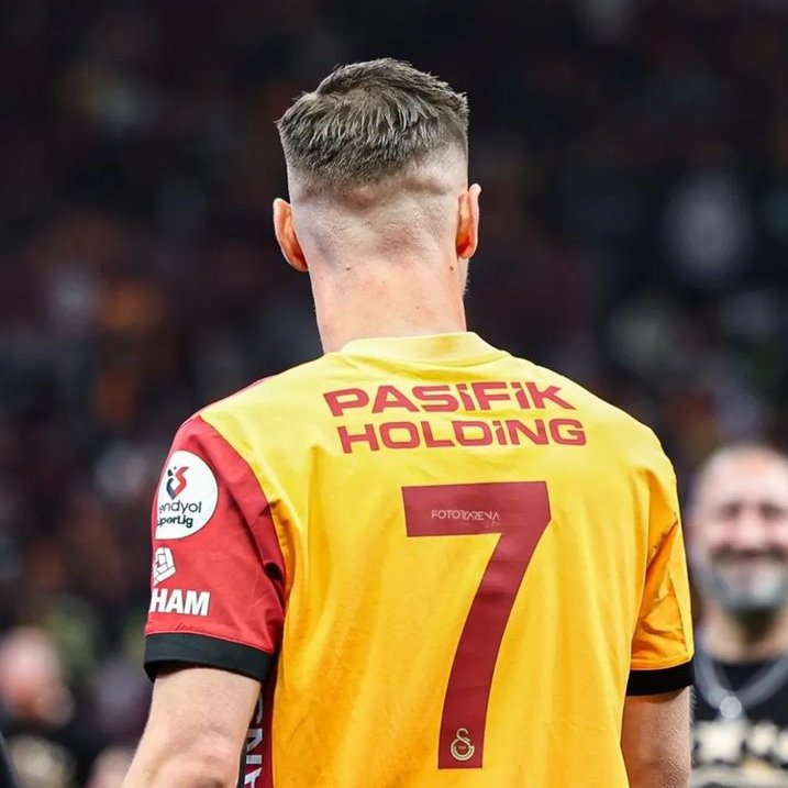 Claudioggia's tweet photo. Adam öldürmedikleri sürece arkalarındayız

Kimi öldürdüklerine bağlı olarak yine arkalarındayız https://t.co/EhGtI87T5T