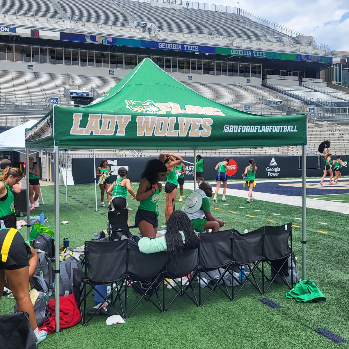 samcrenshaw23's tweet photo. A groundbreaking day for girls flag football in our state. @GeorgiaTechFB coach Brent Key welcomes @mceachernflag @MiltonEaglesAD @BufordHS and @SPXPanthers to historic Bobby Dodd stadium.  Find out more tonight on @CBSNewsATL !!! https://t.co/t1uKH9Yu08